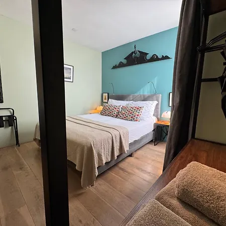 Decor Jordaan House Bed & Breakfast 3*