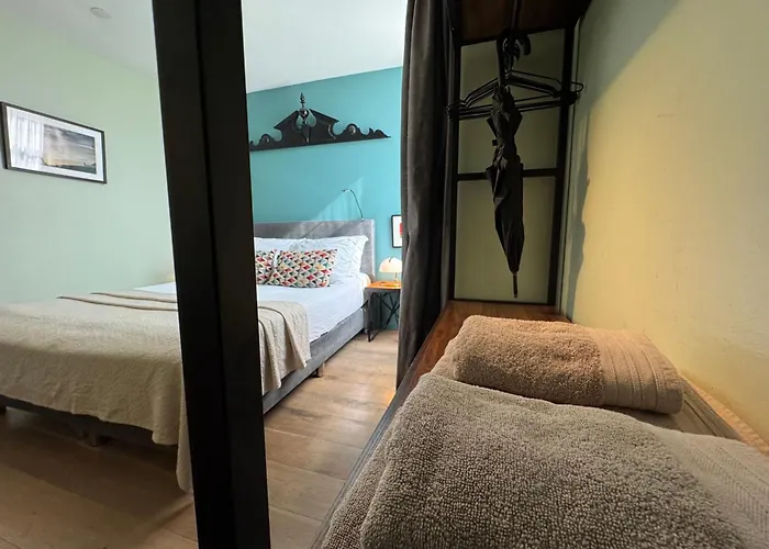 Decor Jordaan House 3*